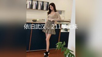 抄底身材火辣的蕾絲內內美女故意在面館門口賣騷