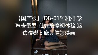 三个漂亮妞的极品诱惑，全程露脸跟狼友发骚吃奶玩逼一起亲小嘴道具抽插，看的摄影师都忍不住了口交鸡巴爆草