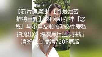 极品CP✅魔手》疯狂大胆坑神躲进商场女_厕独占一个坑位隔板缝中偸_拍各种B形妹子方便▲极限特写镜头快要碰到B了 (3)