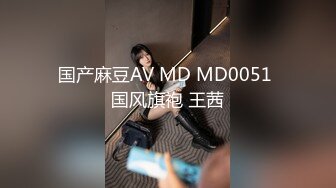 漂亮女友皮肤很白，小穴粉嫩，忍不住内射1