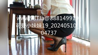 沙滩游泳场女厕全景偸拍?各种类型美眉换衣方便?有极品妹