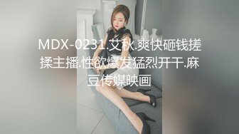   多个年轻浓妆的新人妹子，脱光光特写粉穴，换着特写道具自慰