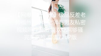  娇小美女你的小心脏啊‘小爱同学，把音量调到百分之15’，骚妞随着音乐嗨起