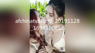 【与妈妈乱伦生活】 和网友3P妈妈惊掉下巴酒后乱性又上了小姨。跟老妈在火车上做爱